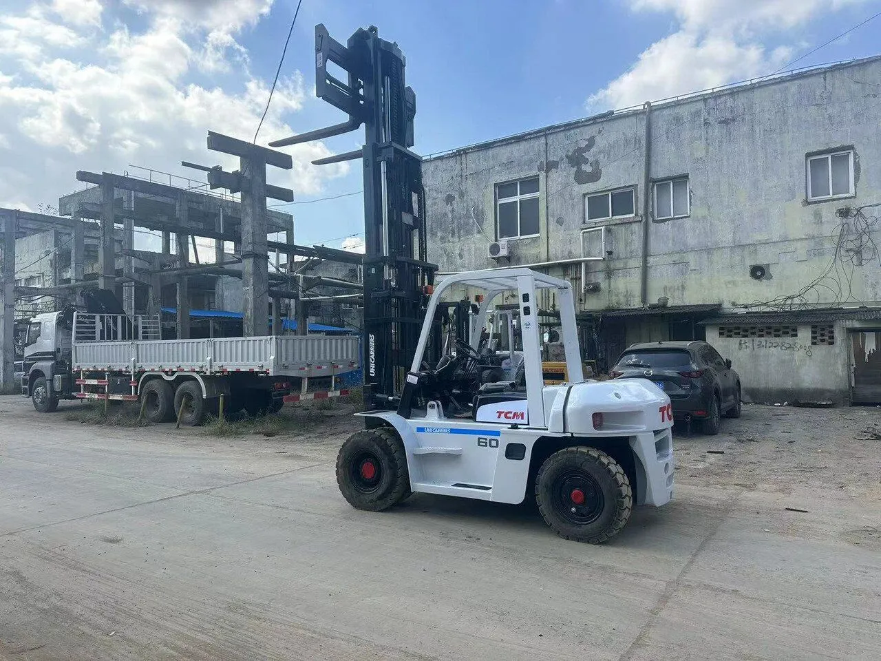 Chariot élévateur gasoil 6T — vue 2