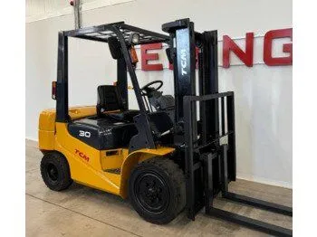 Chariot élévateur gasoil 6T — vue 4