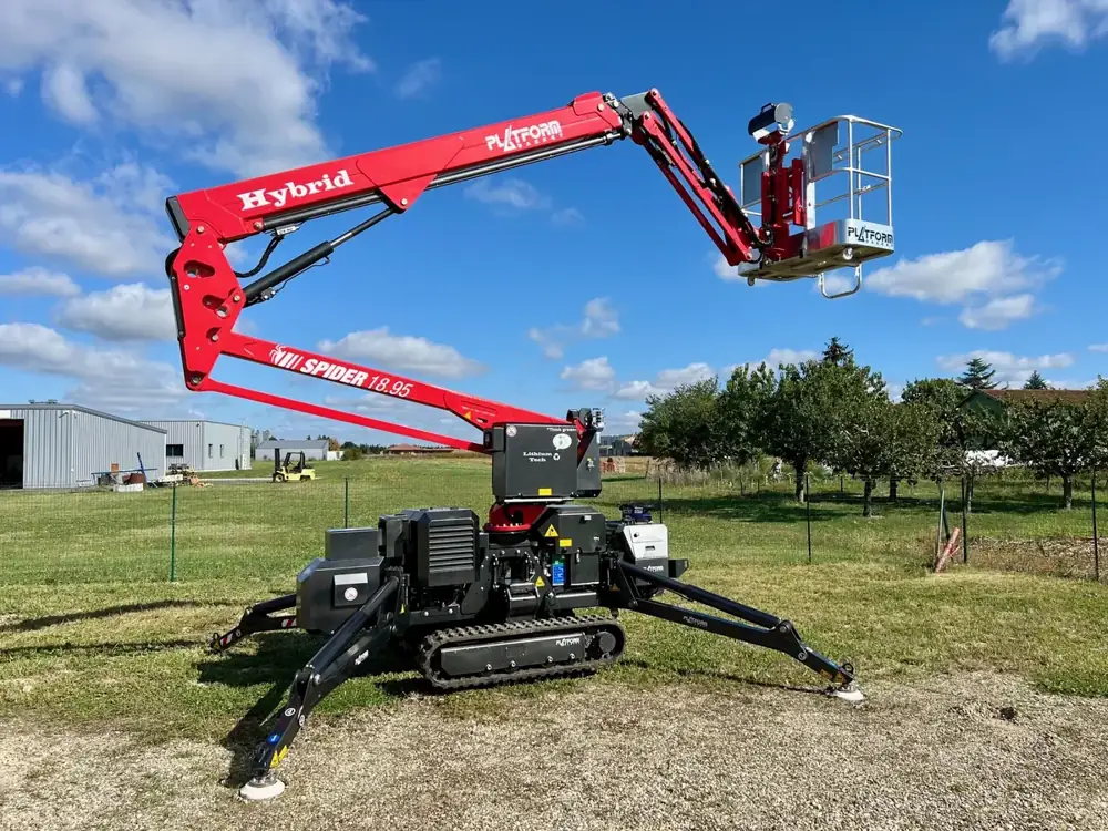 Nacelle araignée sur chenilles avec stabilisateurs déployés