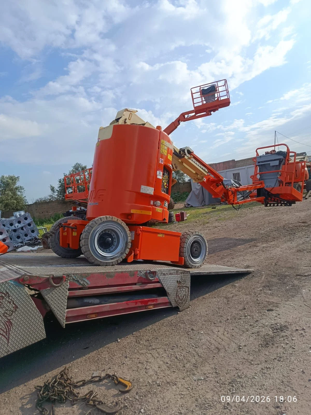 Nacelle verticale à mât pour travaux intérieurs
